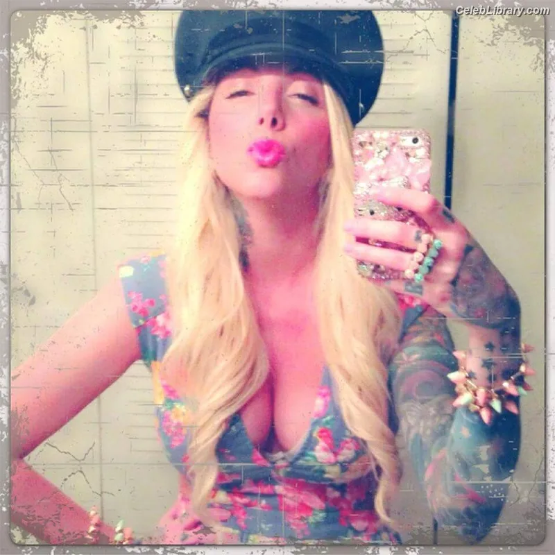Maria Brink photo 2 of 48
