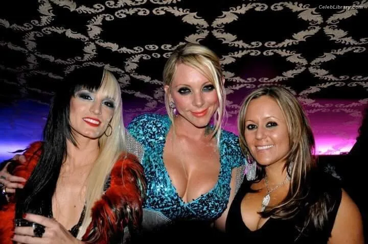 Maria Brink photo 3 of 48