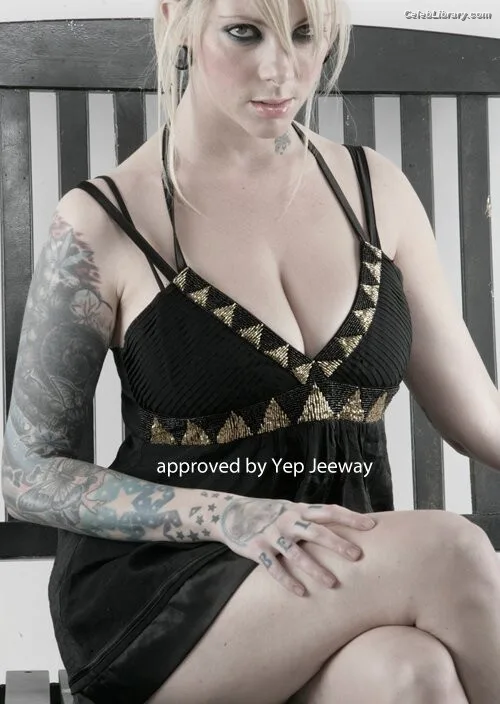 Maria Brink photo 7 of 48
