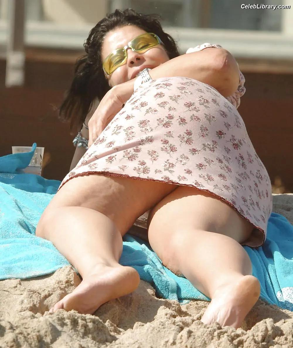 Maria Conchita Alonso photo 1 of 75
