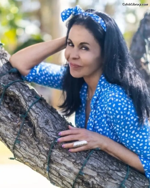 Maria Conchita Alonso photo 22 of 75