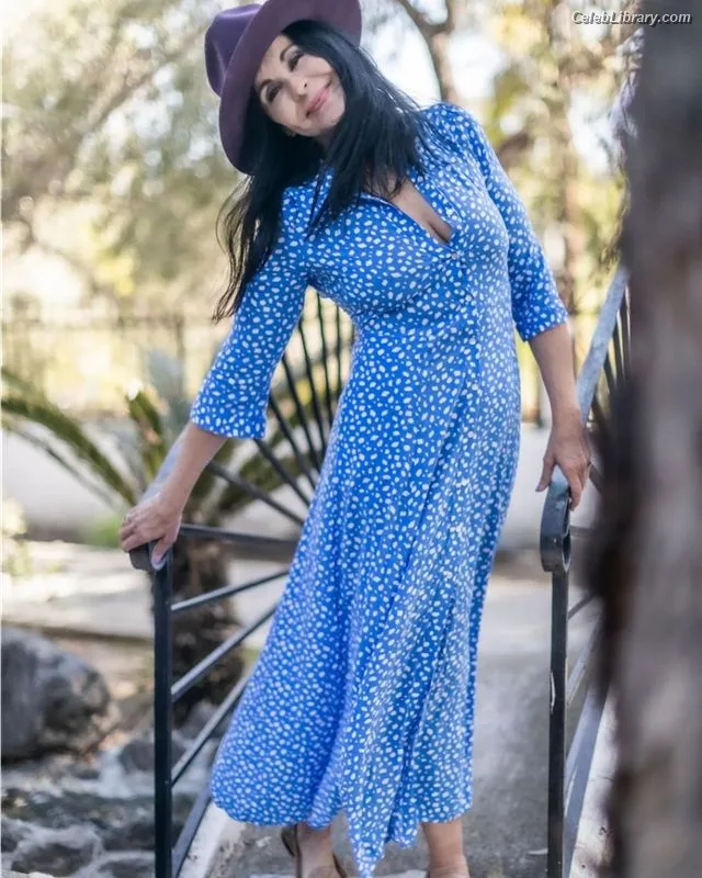 Maria Conchita Alonso photo 15 of 76