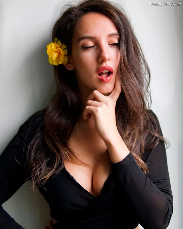 María de Nati photo 16 of 64