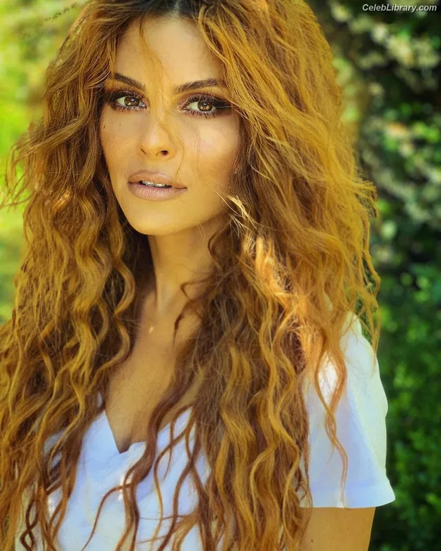 Maria Menounos photo 23 of 320