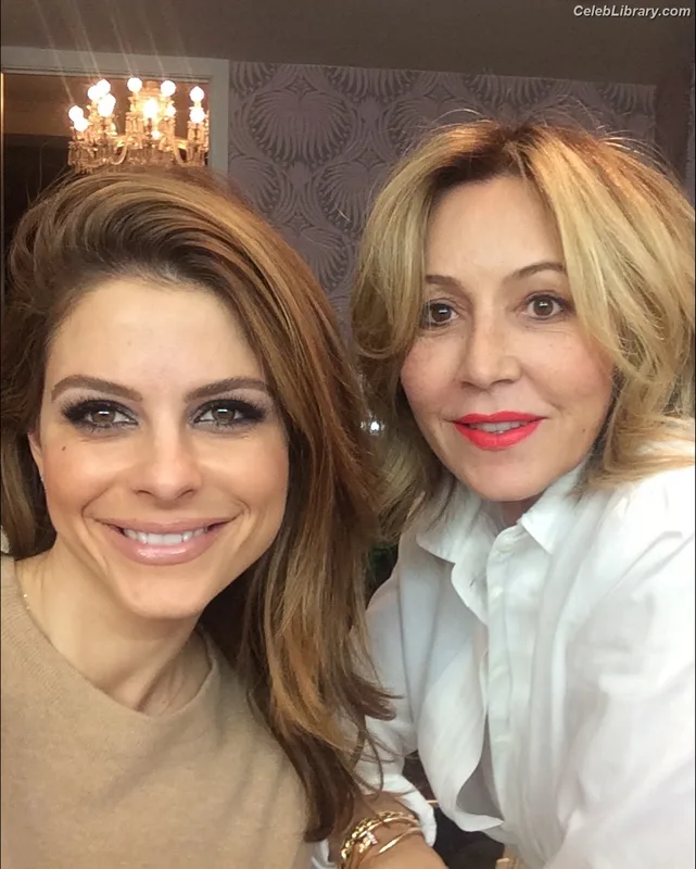 Maria Menounos photo 11 of 320