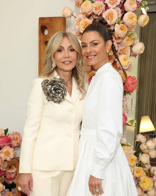Maria Menounos photo 16 of 320