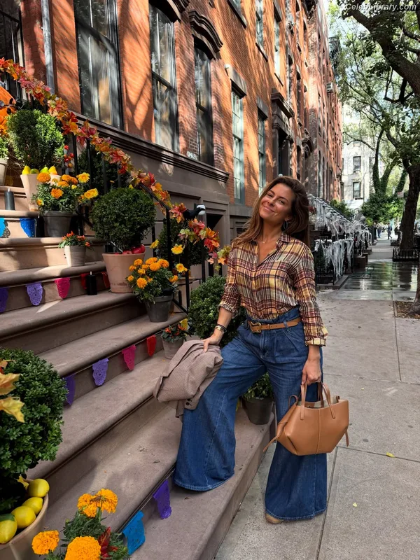 Maria Menounos photo 22 of 320
