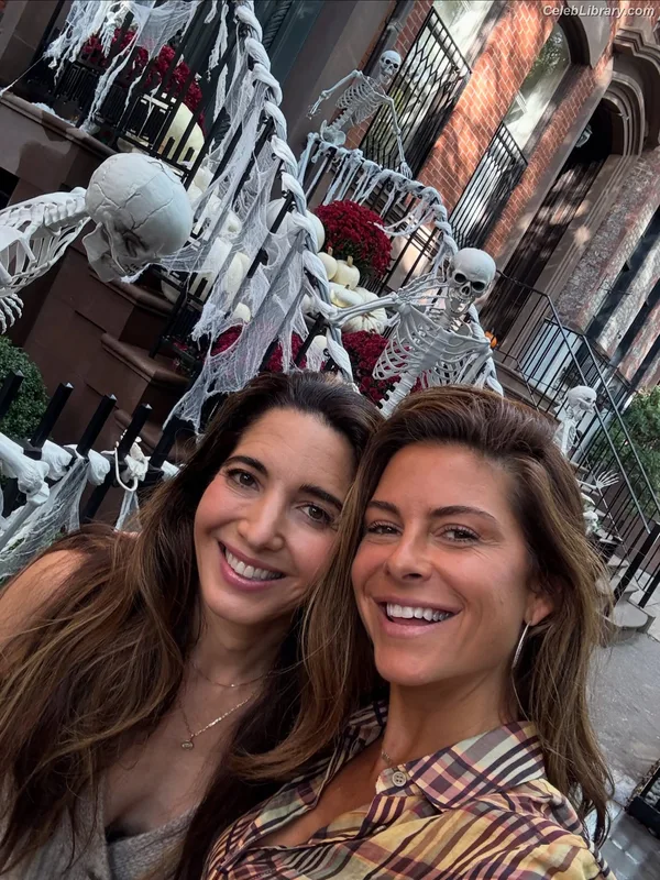 Maria Menounos photo 23 of 320