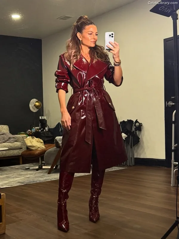 Maria Menounos photo 16 of 320