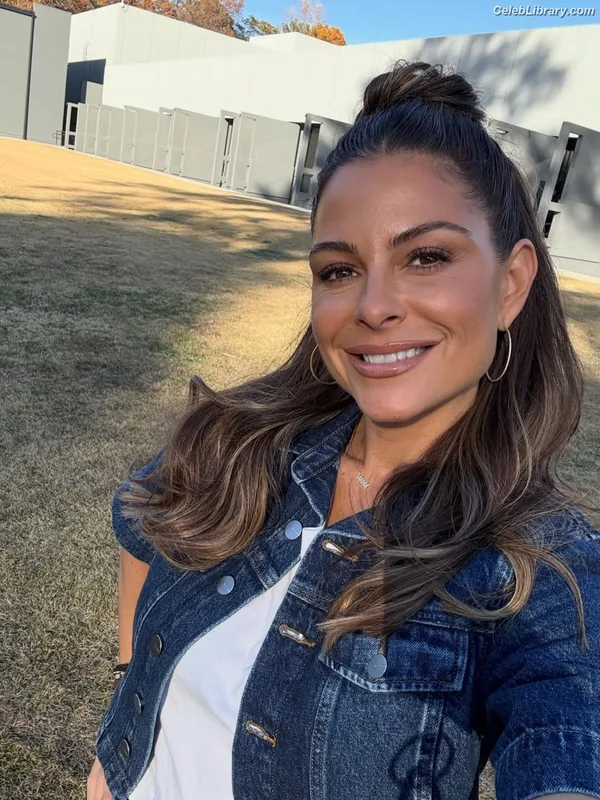 Maria Menounos photo 22 of 320