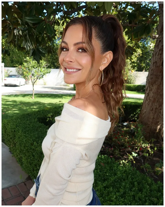Maria Menounos photo 10 of 320