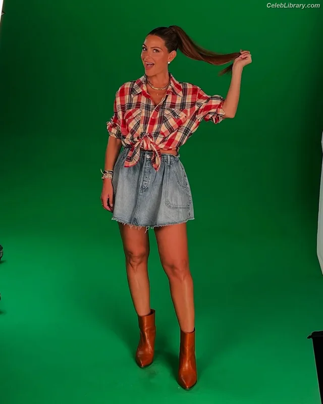 Maria Menounos photo 20 of 320