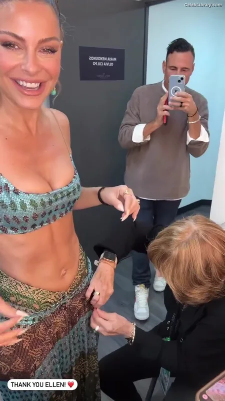 Maria Menounos photo 12 of 320