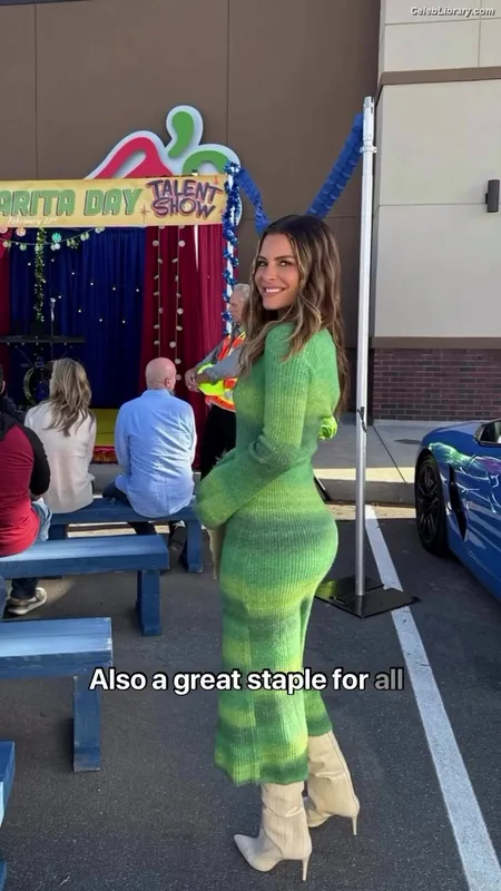Maria Menounos photo 5 of 320
