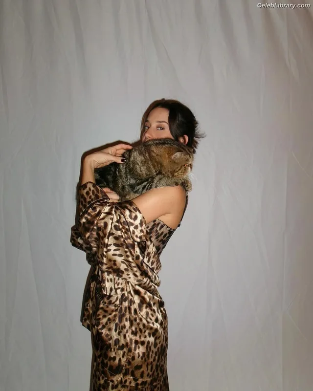 Maria Pedraza photo 1 of 432