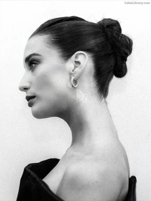 Maria Pedraza photo 11 of 432