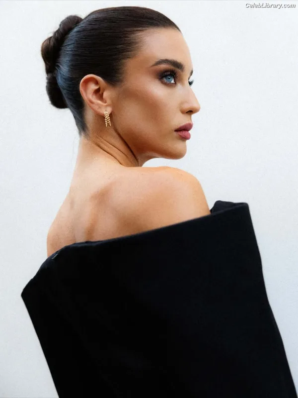 Maria Pedraza photo 23 of 432