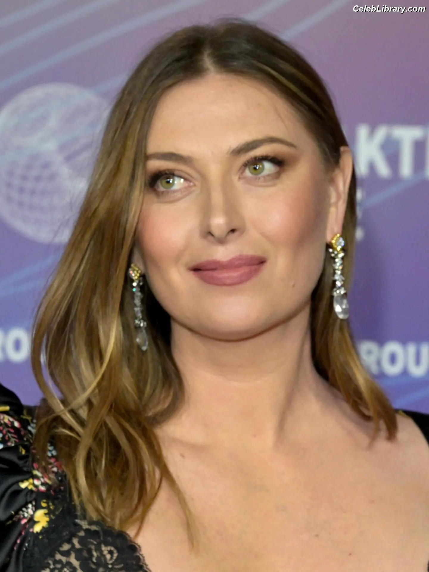 Maria Sharapova photo 3 of 374