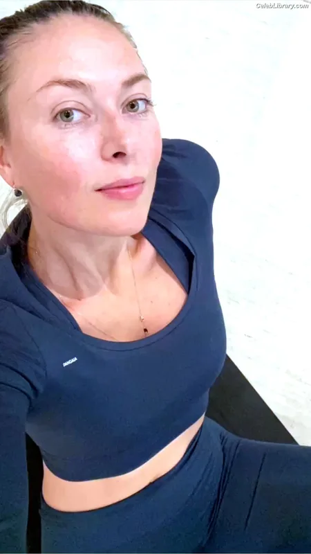 Maria Sharapova photo 1 of 374