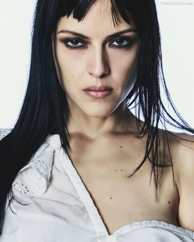 Maria Zardoya photo 1 of 347