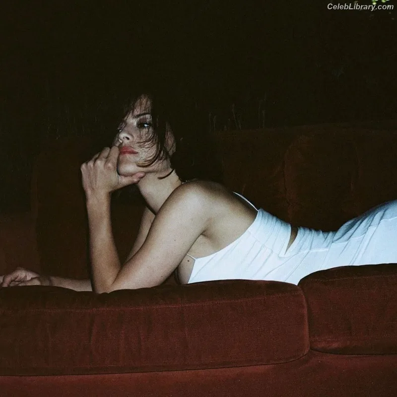Maria Zardoya photo 17 of 347
