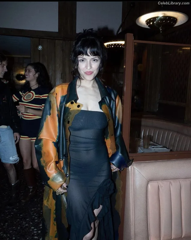 Maria Zardoya photo 6 of 347