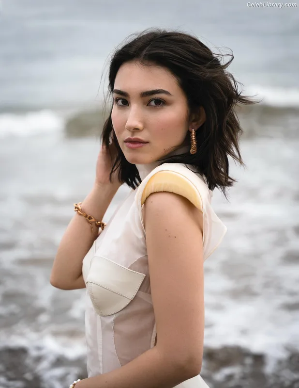 Maria Zhang photo 9 of 282