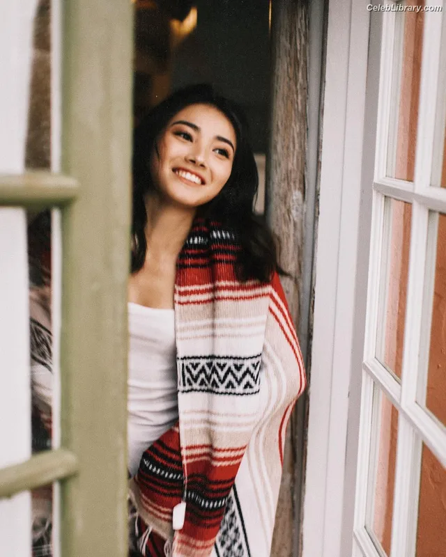 Maria Zhang photo 17 of 282