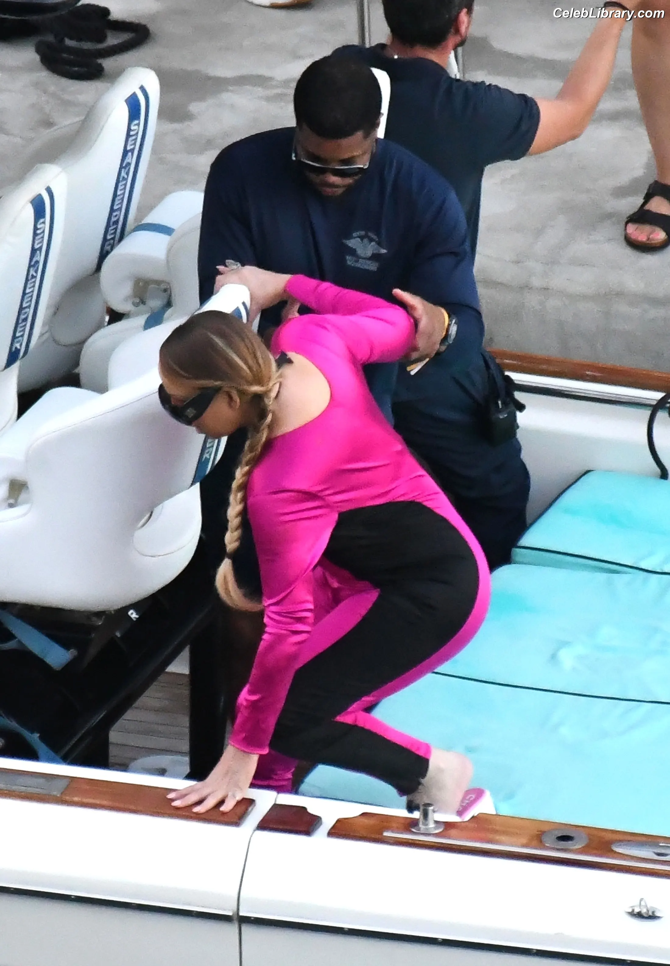 Mariah Carey photo 10 of 401