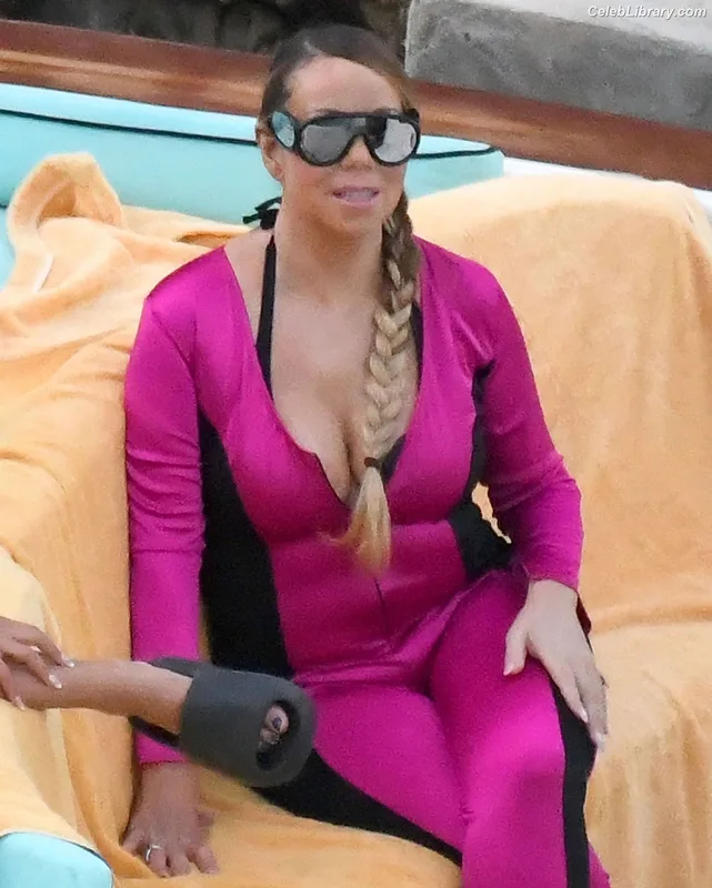 Mariah Carey photo 2 of 401