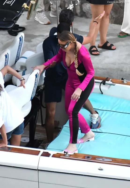 Mariah Carey photo 9 of 401