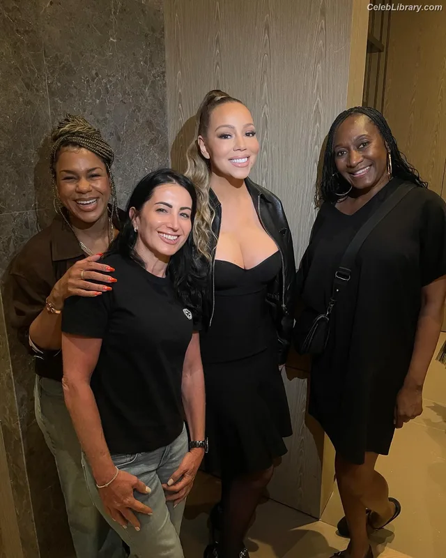 Mariah Carey photo 8 of 401