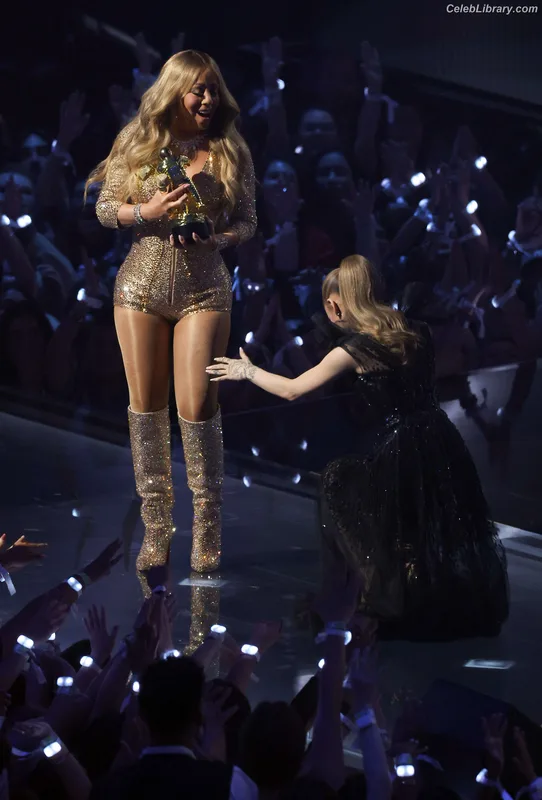 Mariah Carey photo 13 of 401