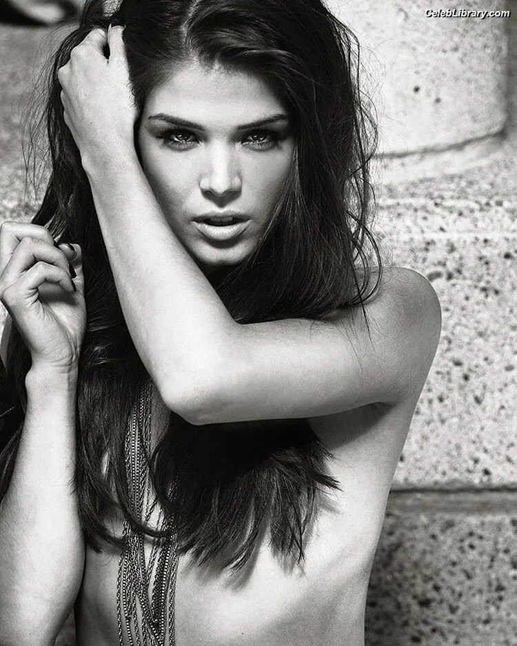 Marie Avgeropoulos photo 22 of 57