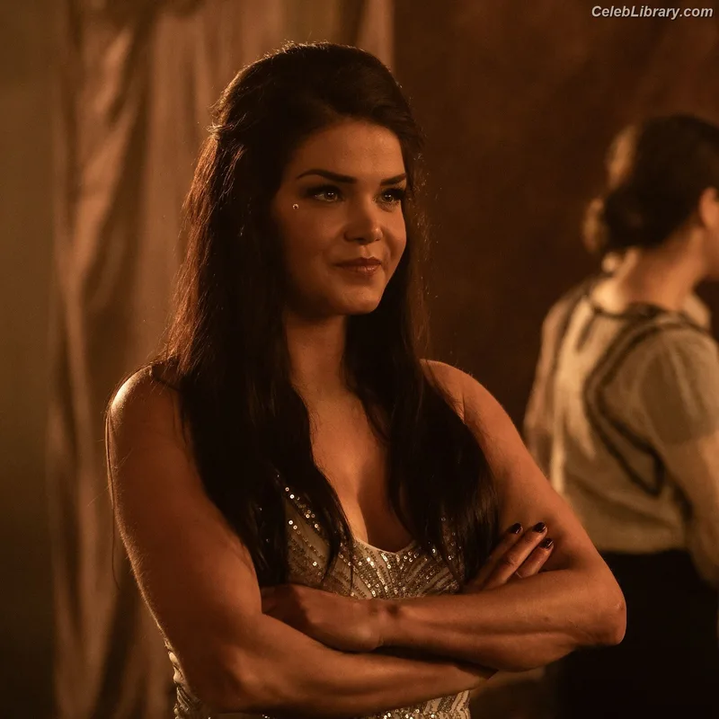 Marie Avgeropoulos photo 5 of 58
