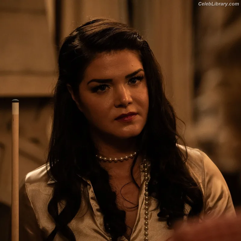 Marie Avgeropoulos photo 11 of 58