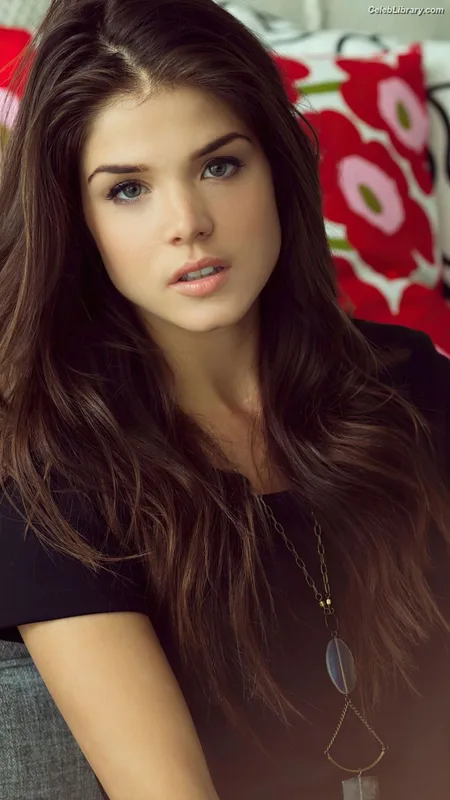 Marie Avgeropoulos photo 8 of 58