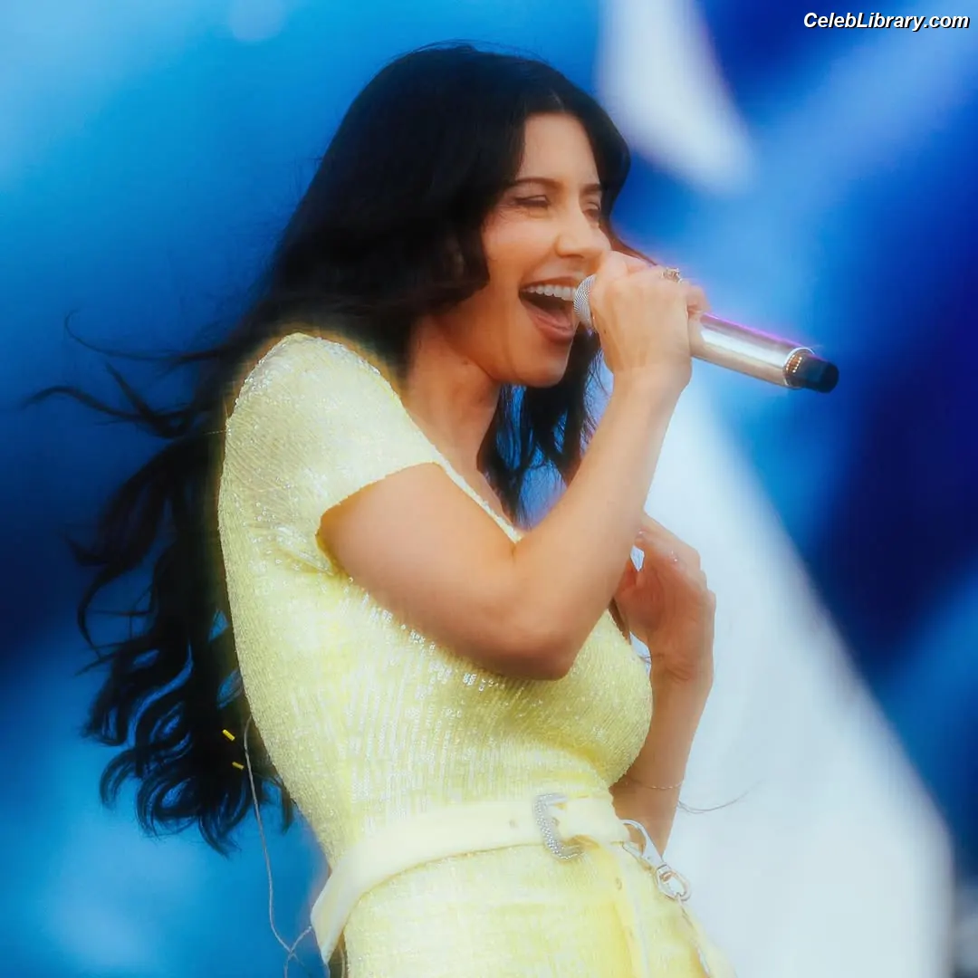 Marina Diamandis photo 10 of 533