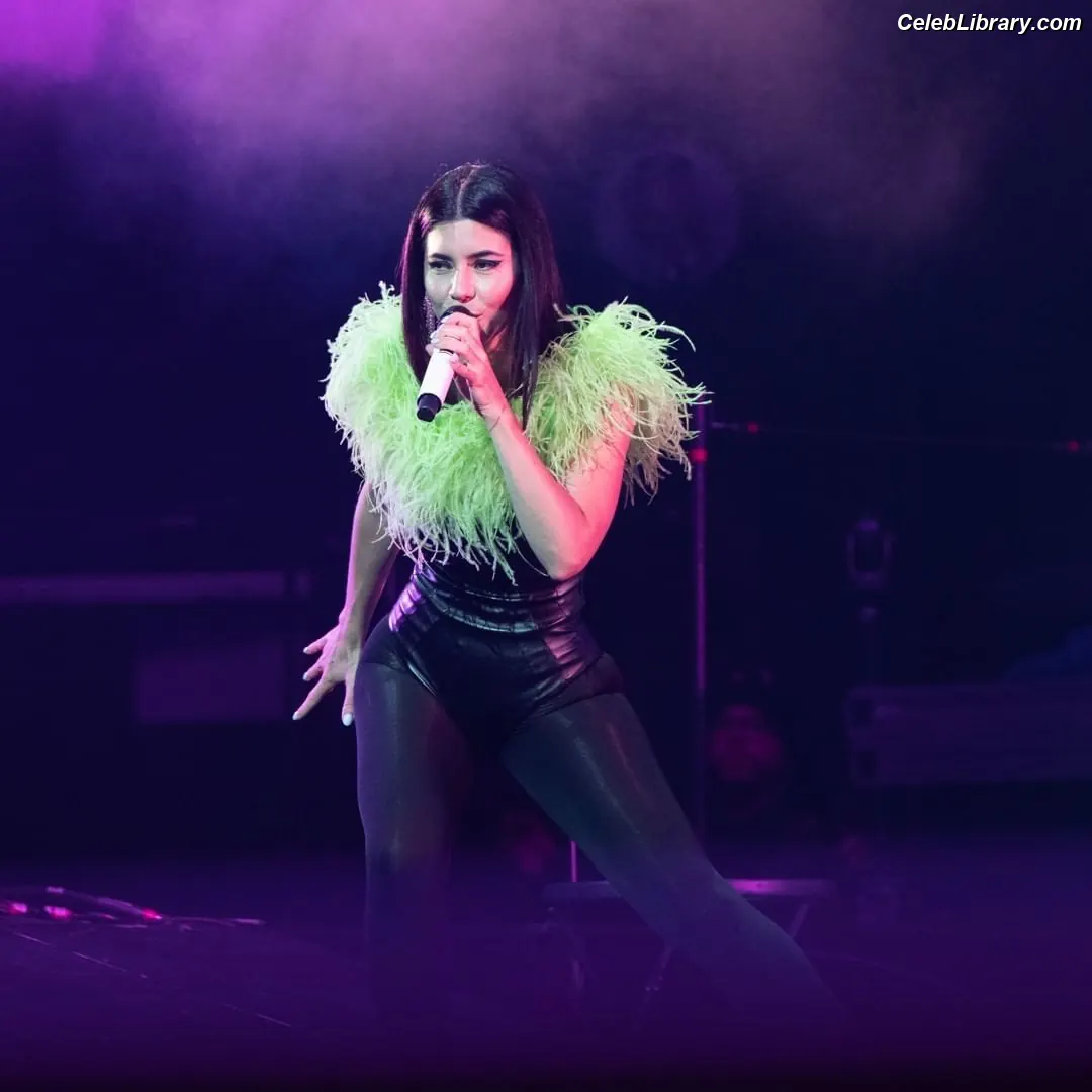 Marina Diamandis photo 16 of 533