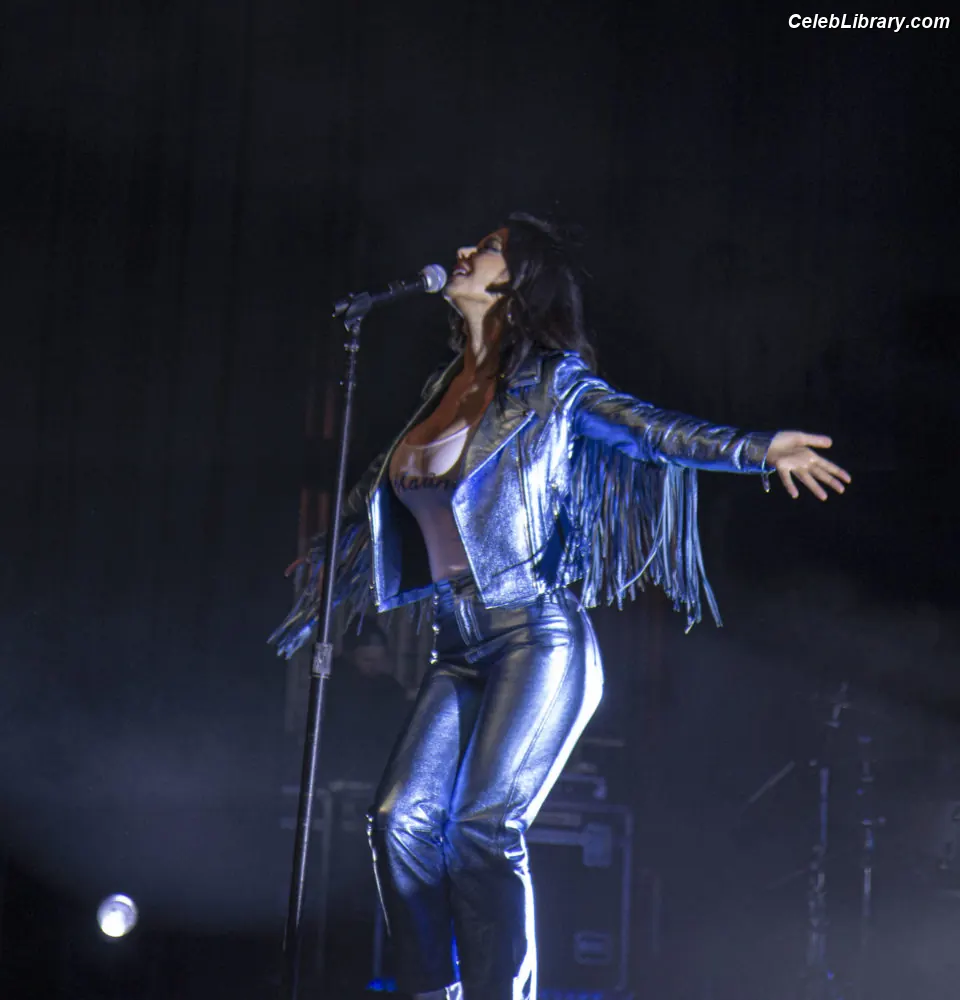 Marina Diamandis photo 9 of 533
