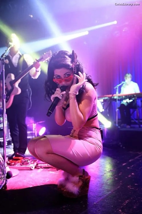 Marina Diamandis photo 10 of 534