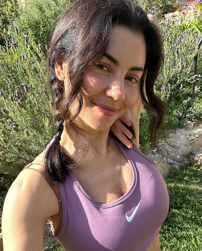 Marina Diamandis photo 15 of 534
