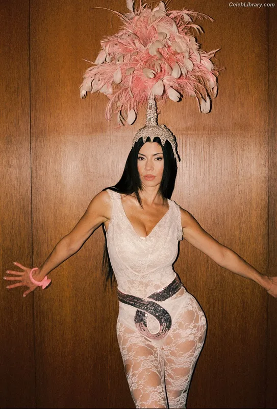 Marina Diamandis photo 2 of 534