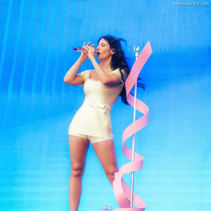 Marina Diamandis photo 9 of 534