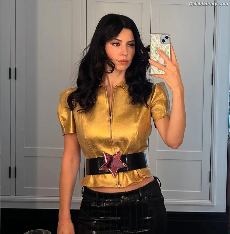 Marina Diamandis photo 16 of 534