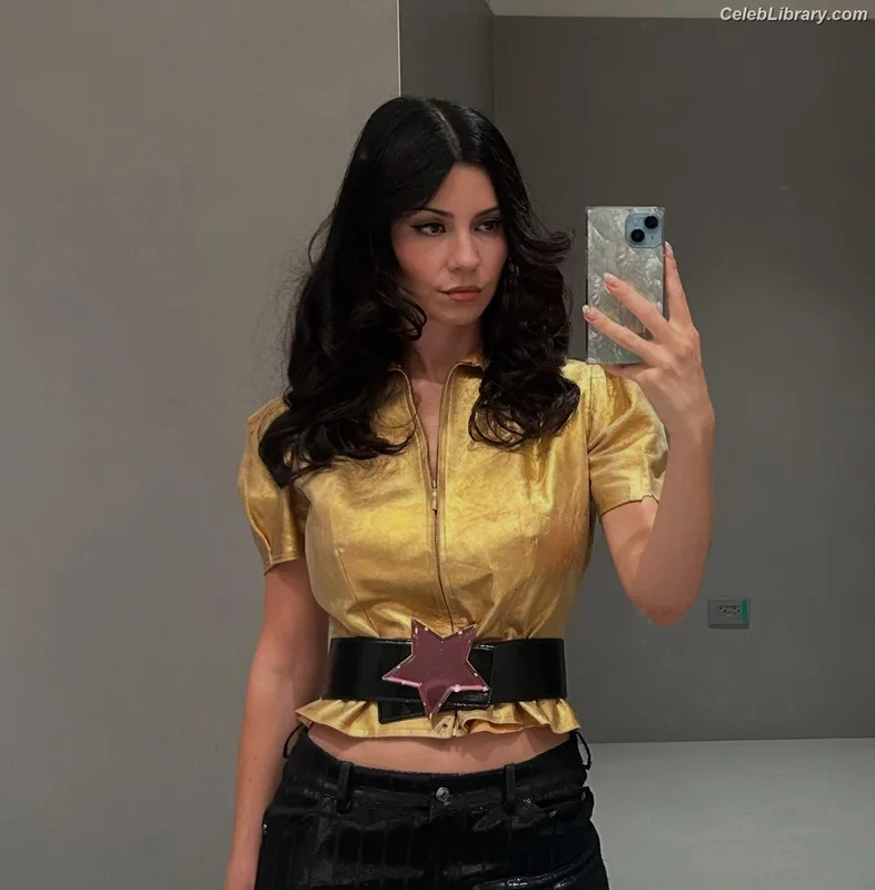 Marina Diamandis photo 18 of 534