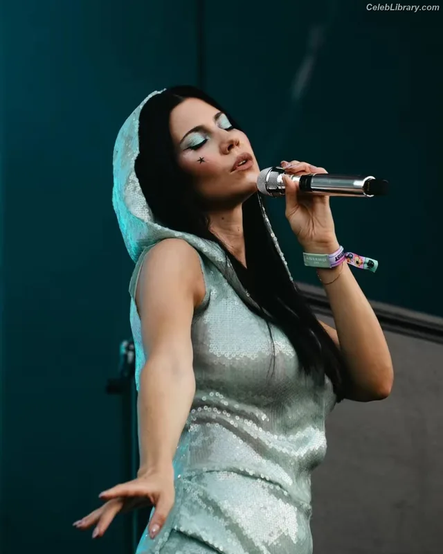 Marina Diamandis photo 23 of 534