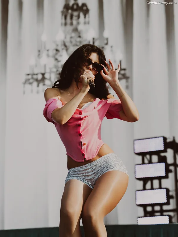 Marina Diamandis photo 1 of 534