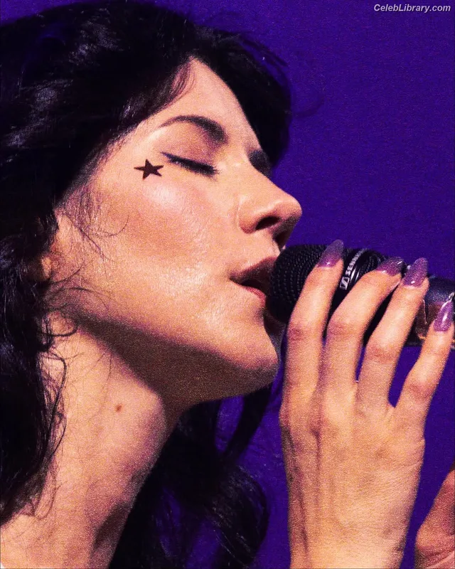 Marina Diamandis photo 10 of 534