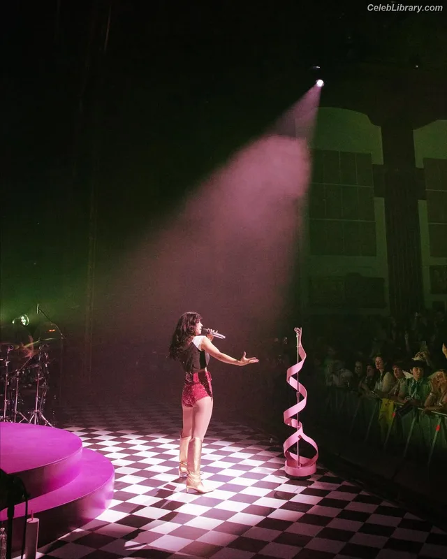 Marina Diamandis photo 13 of 534